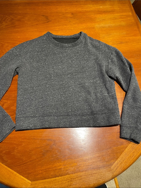 ALO Yoga Tops - Alo gray cropped sweatshirt